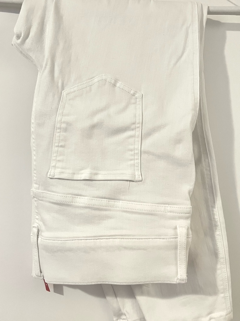 SPANX White High-Waist Shaping Leggings with Red Brand Tag